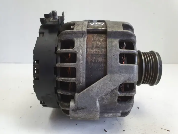 Volvo V70 III 2.0 D3 ALTERNATOR bosch 30659131