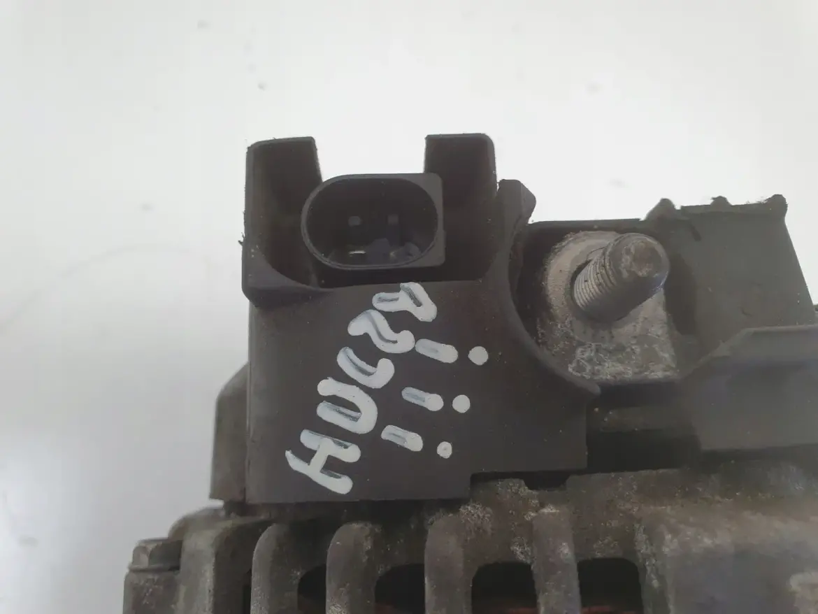 BMW E87 E90 E91 2.0 D ALTERNATOR valeo 7802471