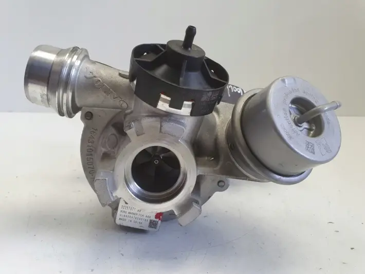 Volvo XC40 1.5 H TURBOSPRĘŻARKA turbo 32257071