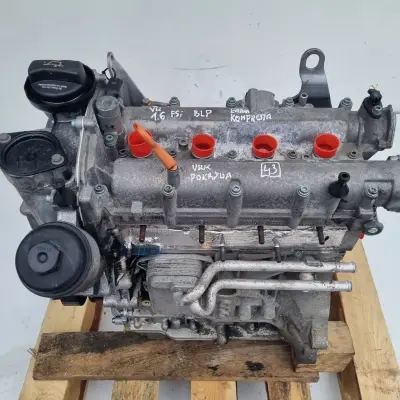 SILNIK VW Golf V 1.6 FSI 115KM uszkodzona pokrywa zaworów BLP