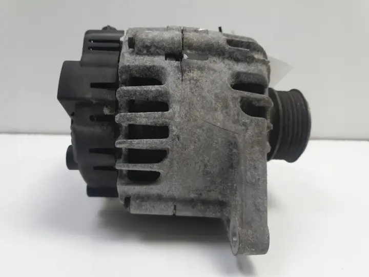 Hyundai i30 1.6 CRDI ALTERNATOR 37300-2A600 valeo