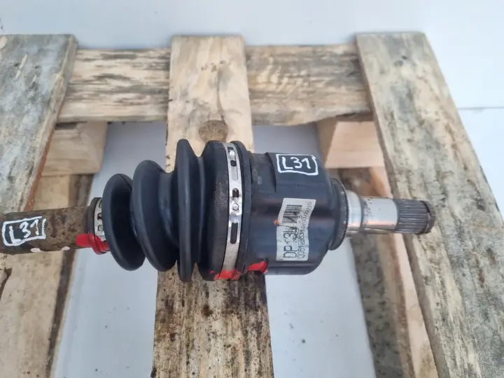 Toyota Urban Cruiser 1.4 D4D LEWA PRZEDNIA PÓŁOŚ półośka lewy przód