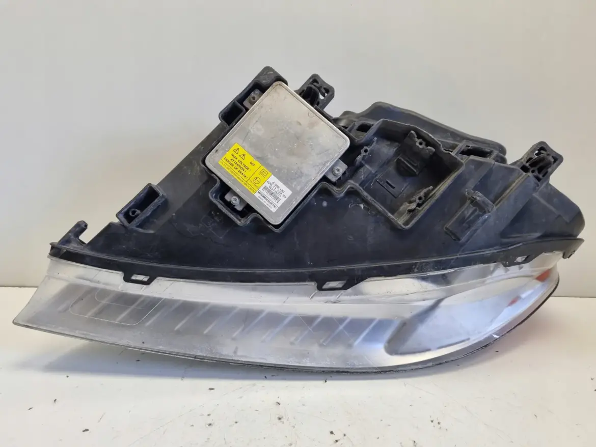 Volvo V70 III XC70 S80 II XENON PRZEDNIA LAMPA PRAWA prawy przód 31214348