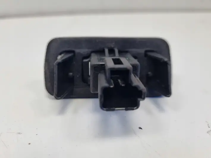 Toyota Auris II PODŚWIETLENIE TABLICY REJESTRACYJNEJ Lampka