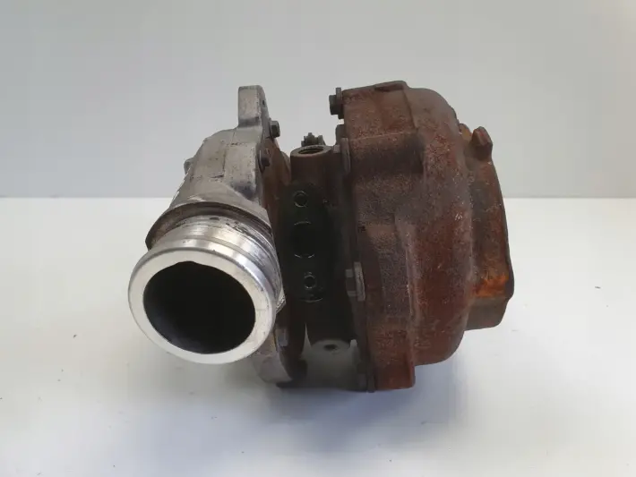 Volvo XC90 2.4 D5 TURBOSPRĘŻARKA 30757079