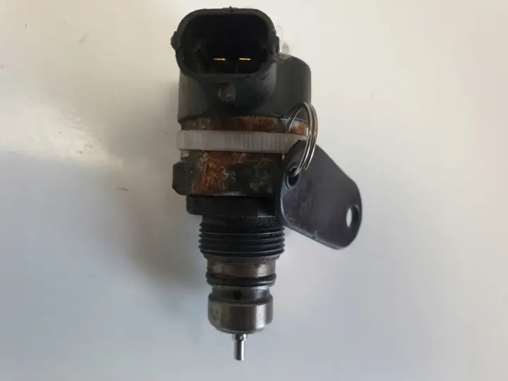 Opel Vivaro 2.0 DCI CZUJNIK PALIWA zawór