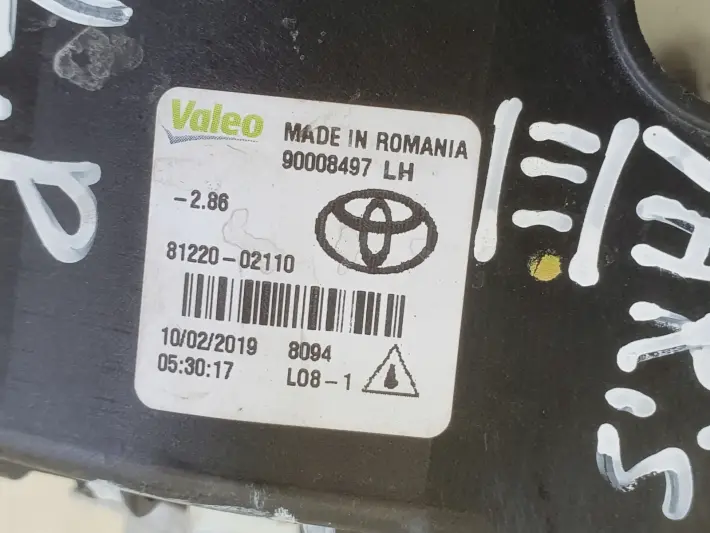 Toyota Yaris III 11-20r PRZEDNI HALOGEN LEWY PRZÓD kierowcy 81220-02110