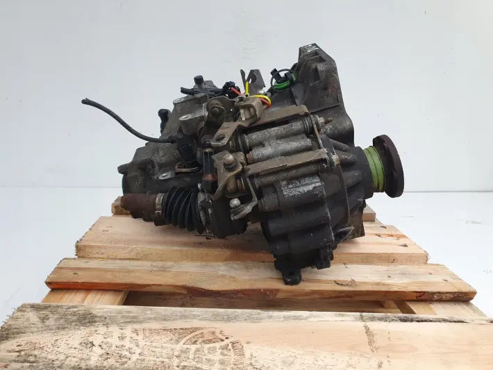 VW Bora 1.6 16V SKRZYNIA BIEGÓW DUW manualna MANUAL