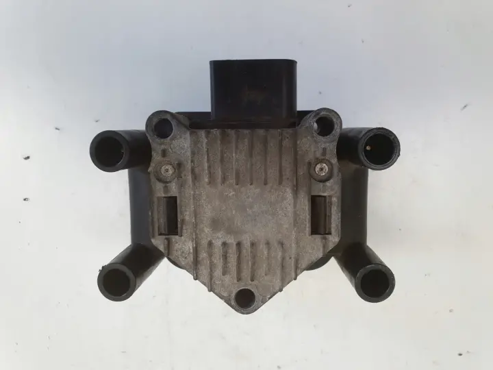 VW Golf IV 1.6 8V CEWKA ZAPŁONOWA