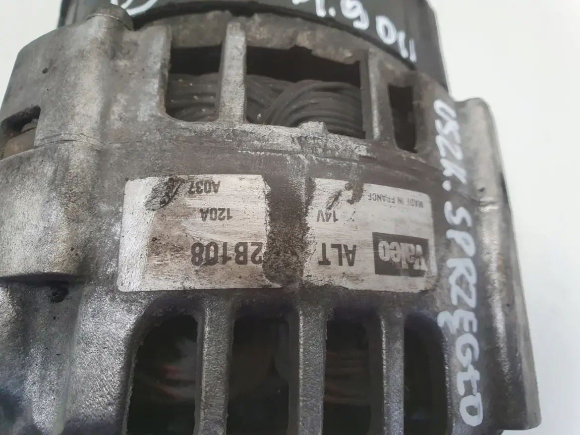 Renault Trafic II 1.9 DCI ALTERNATOR valeo 8200538815