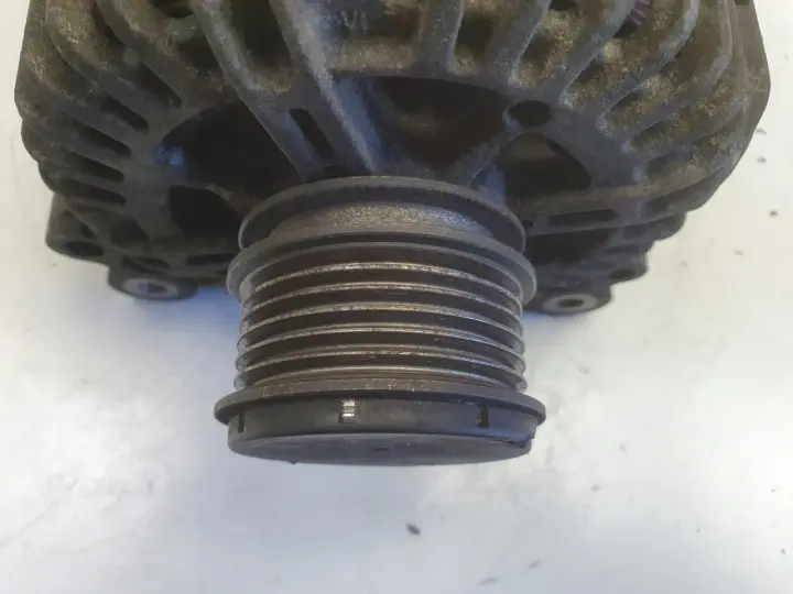 VW Caddy III 2.0 SDI ALTERNATOR valeo 06F903023C 140A