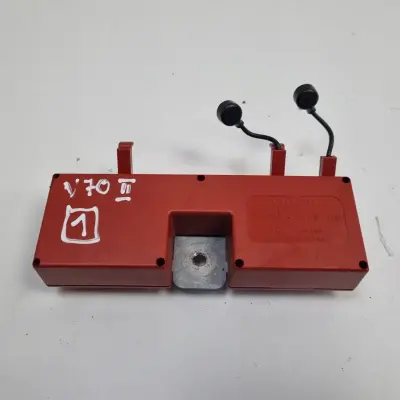 Volvo S60 I XC70 I V70 II WZMACNIACZ ANTENOWY 30752894