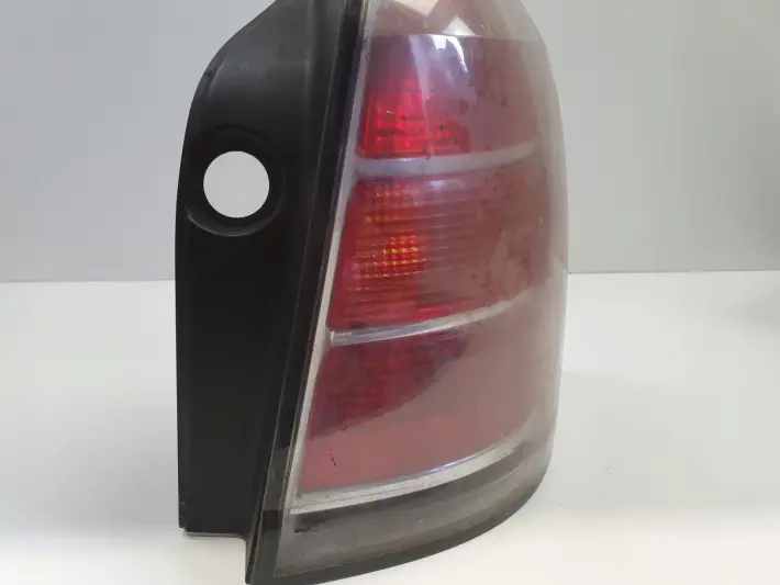 Opel Zafira B TYLNA LAMPA PRAWA prawy tył pasażera 24451843