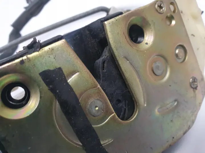 Mazda Xedos 9 ZAMEK DRZWI LEWY PRZÓD Przedni