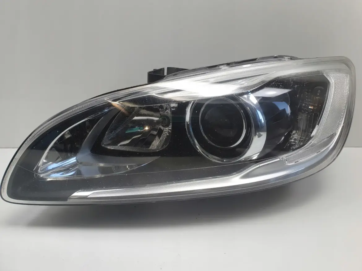 Volvo V60 S60 II LIFT PRZEDNIA LAMPA LEWA lewy przód XENON SKRĘTNY 31353284