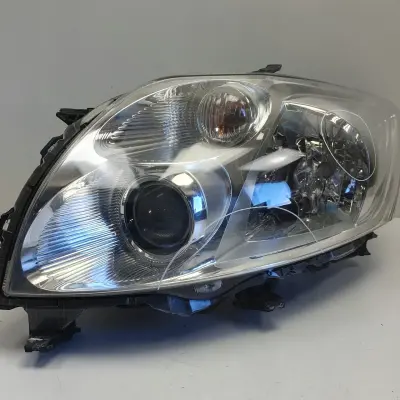 Toyota Auris I 06-09r PRZEDNIA LAMPA LEWA lewy przód EUROPA 81150-02460