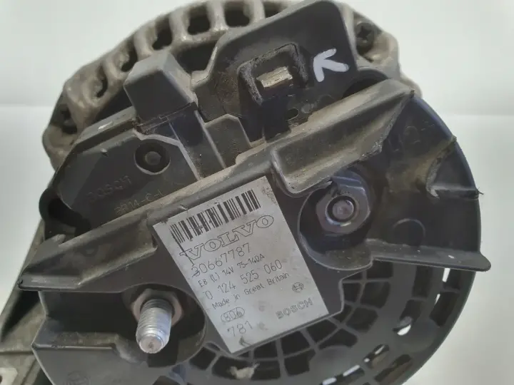 Volvo V70 III XC70 II 2.4 D5 ALTERNATOR 30667787