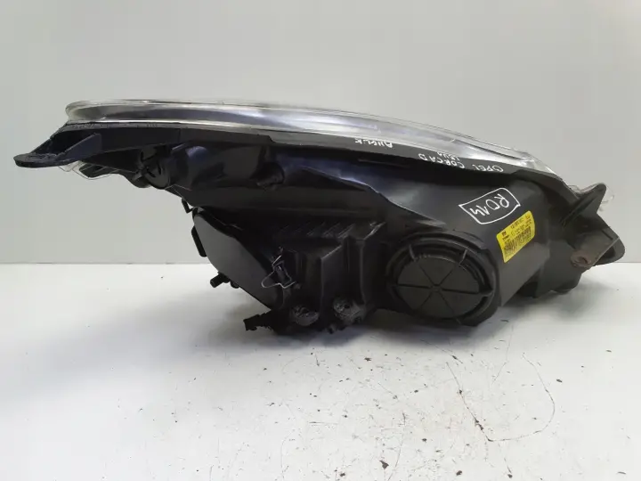 Opel Corsa D PRZEDNIA LAMPA LEWA lewy przód anglik Valeo 13186383