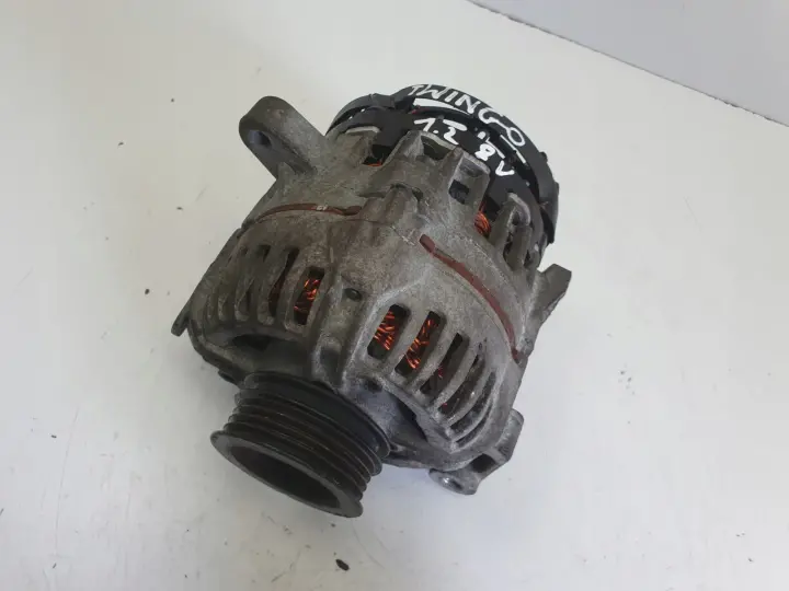 Renault Twingo II 1.2 8 V ALTERNATOR 8200519296C 0124225056 86A