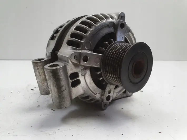 Land Rover Discovery III 2.7 TD V6 ALTERNATOR YLE500400