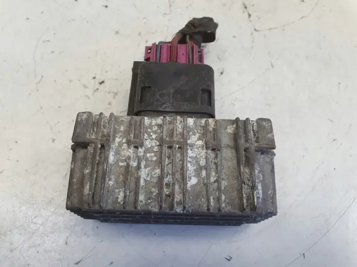 Opel Signum Vectra C Corsa diesel PRZEKAŹNIK ŚWIEC ŻAROWYCH 09132691