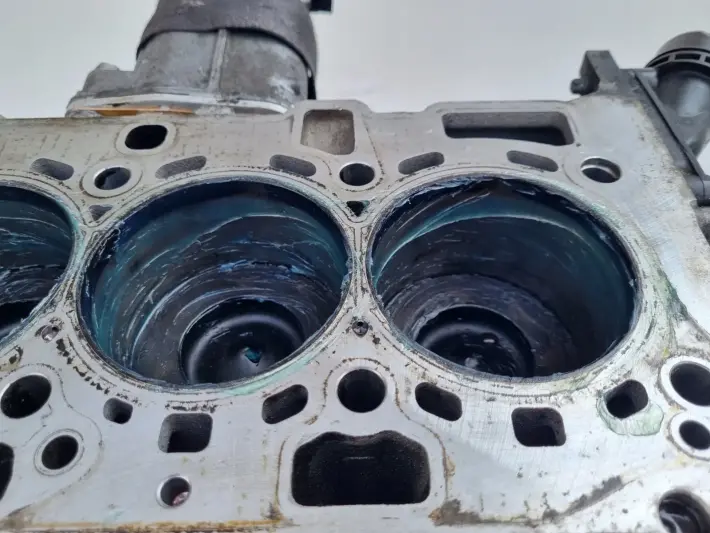 DÓŁ SILNIKA BLOK WAŁ KORBOWY TŁOK TŁOKI BMW X3 E83 2.0 D DIESEL N47D20A