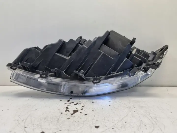 Renault Laguna III 07-10r PRZEDNIA LAMPA PRAWA PRAWY PRZÓD 260100033R