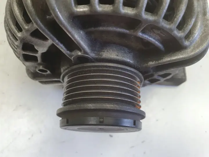 Volvo S60 I V70 II 2.4 D5 ALTERNATOR bosch 30667894 0124525060