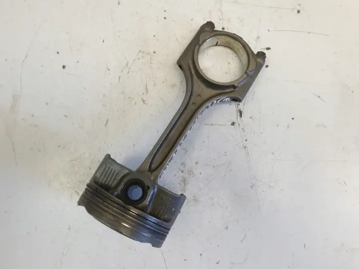 Volvo V60 II 1.5 T TURBO B4154T2 TŁOK KORBOWÓD