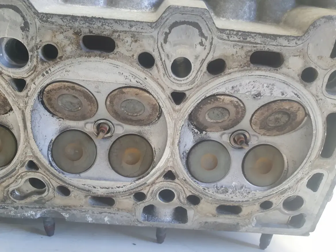 Opel Zafira B Astra J 1.6 16V A16XER GŁOWICA CYLINDRÓW 55559340