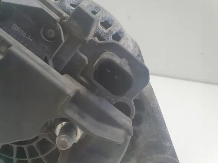 Opel Corsa D 1.4 16V ALTERNATOR bosch 0124425087 120A