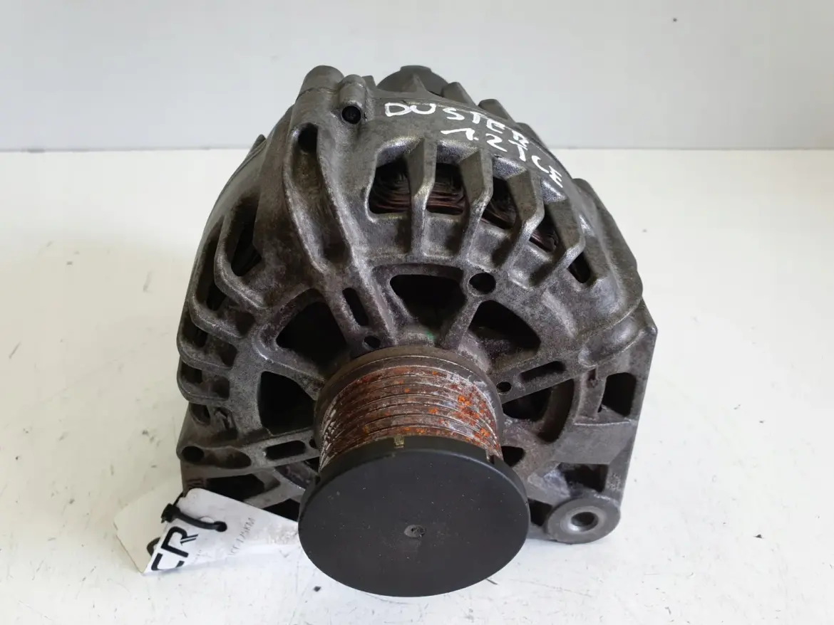 Dacia Duster I 1.2 TCe ALTERNATOR valeo 231007842R