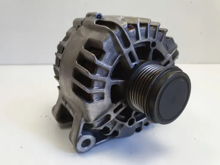 Volvo S40 II V50 1.6 D D2 ALTERNATOR valeo 30659390