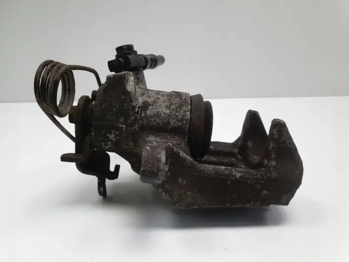 Vw Passat B5 Audi A4 B5 ZACISK HAMULCOWY Lewy tył Lucas