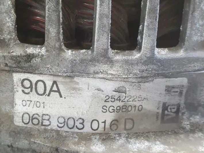 VW Passat B5 1.6 8V ALTERNATOR Valeo 06B903016D 90A