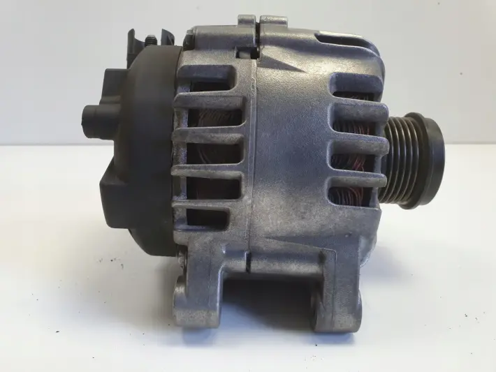 Volvo S40 II V50 1.6 D D2 ALTERNATOR valeo 30659390