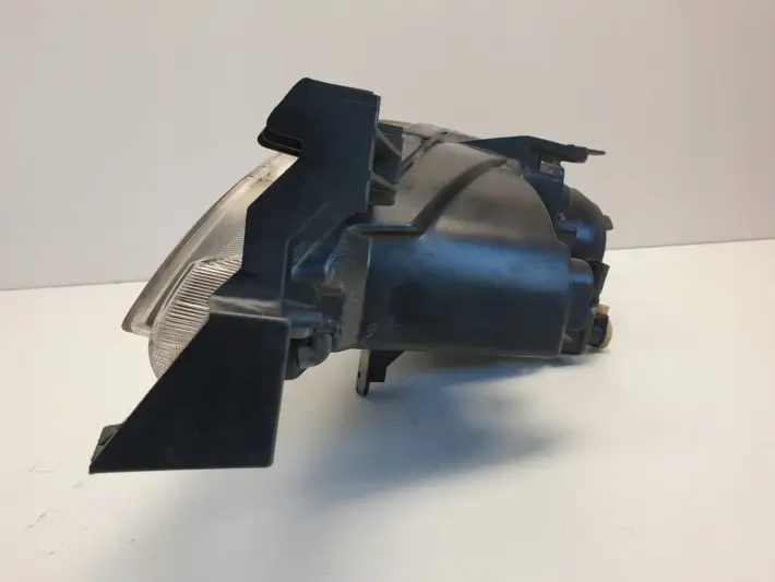 Mazda 3 LIFT 06- PRZEDNIA LAMPA PRAWA prawy przód