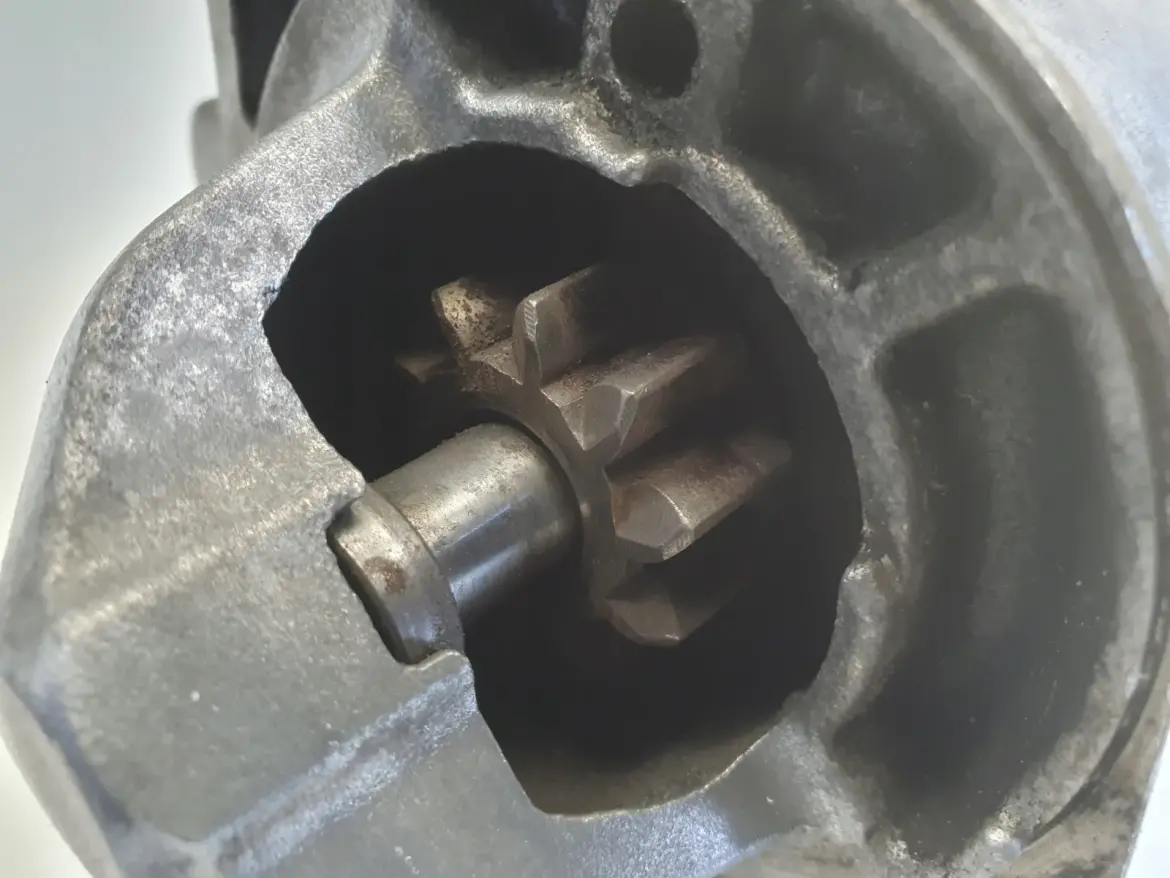 Opel Astra IV J 2.0 CDTI ROZRUSZNIK bosch 55585237 M001T30073