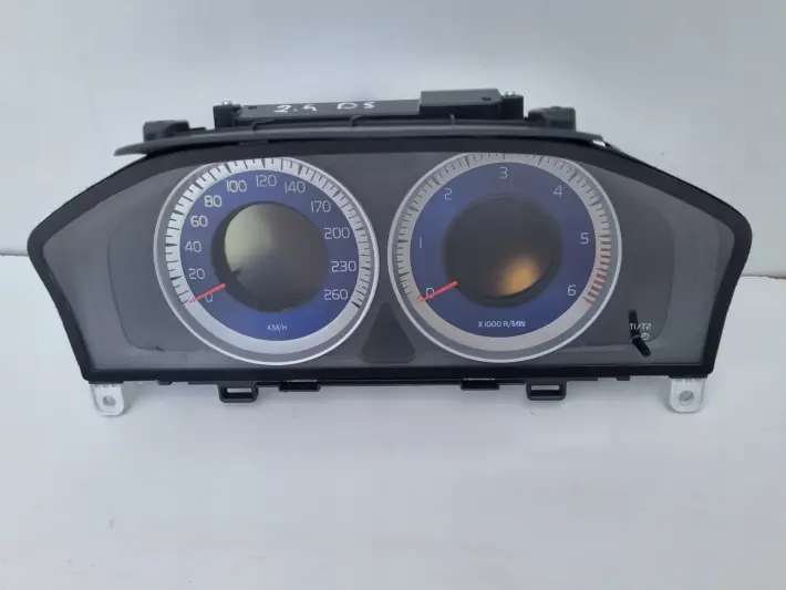 Volvo XC60 2.4 D5 diesel LICZNIK ZEGARY R-DESING Europa 31343495AA