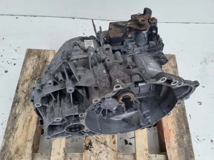 Volvo S60 V70 II 2.4 D5 SKRZYNIA BIEGÓW 666R-7002-BB 9482374
