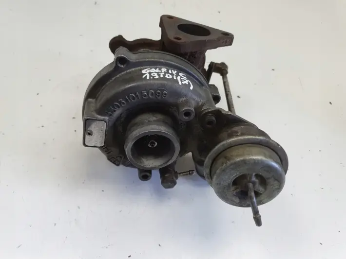 VW Golf IV 1.9 TDI TURBOSPRĘŻARKA 038145701D