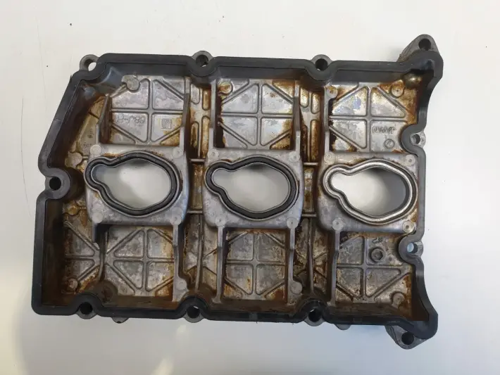 Subaru Outback III 3.0 POKRYWA ZAWORÓW