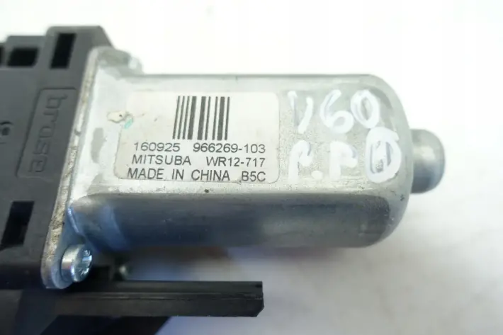 Volvo V40 II SILNICZEK PRZEDNIEJ SZYBY prawy przód