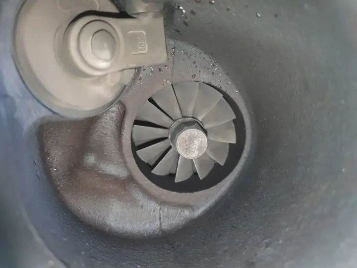 Volvo V70 III S80 II 2.5 T TURBOSPRĘŻARKA turbo 30757112