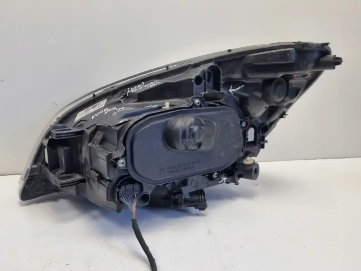 Volvo V60 S60 II PRZEDNIA LAMPA PRAWA prawy przód XENON EUROPA 31299991