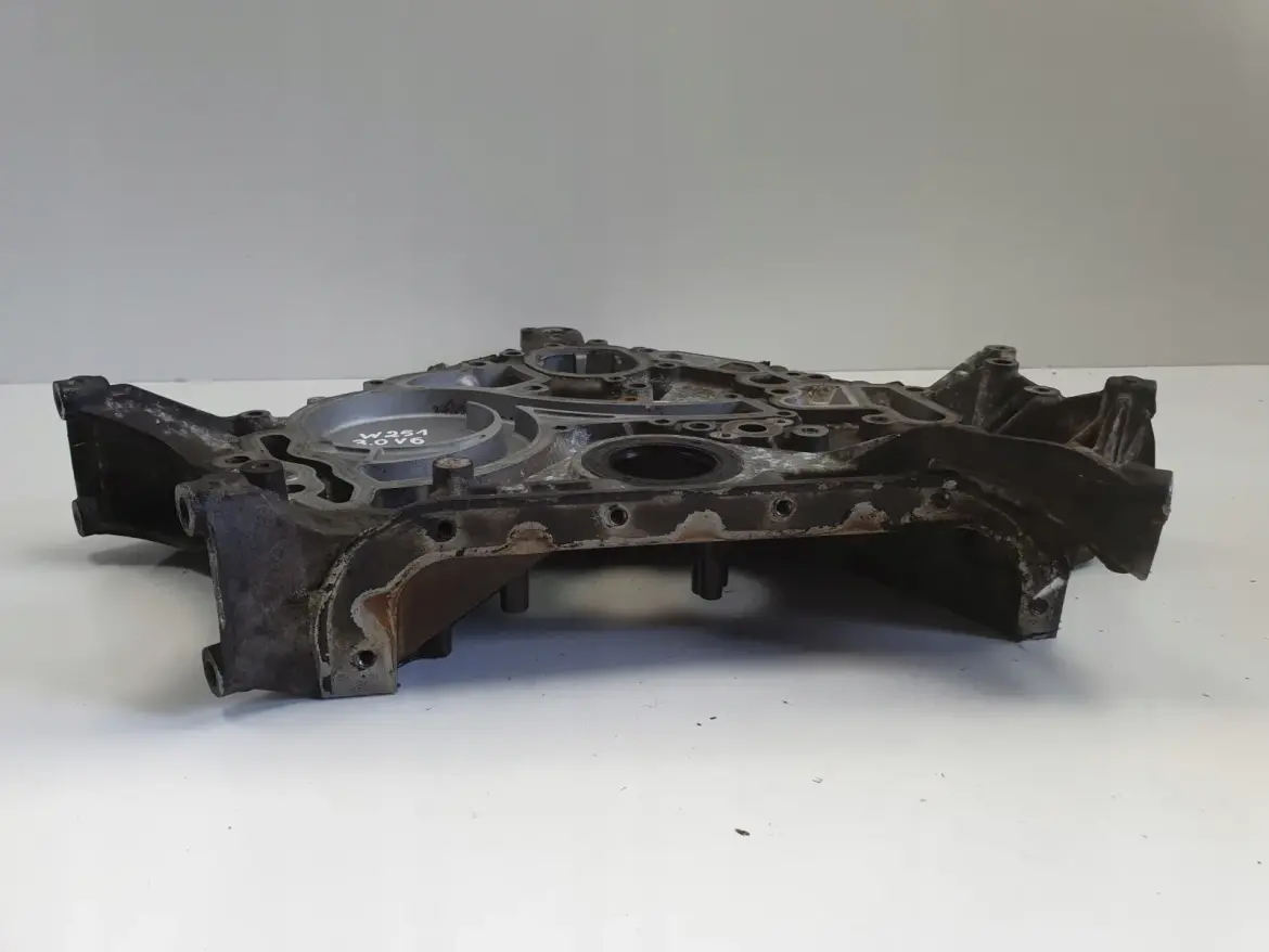 Mercedes W251 3.0 V6 OBUDOWA ROZRZĄDU pokrywa osłona R2720150802