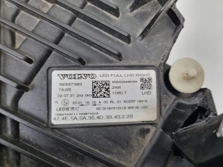 Volvo XC60 II FULL LED PRZEDNIA LAMPA PRAWA prawy przód EUROPA 32337383