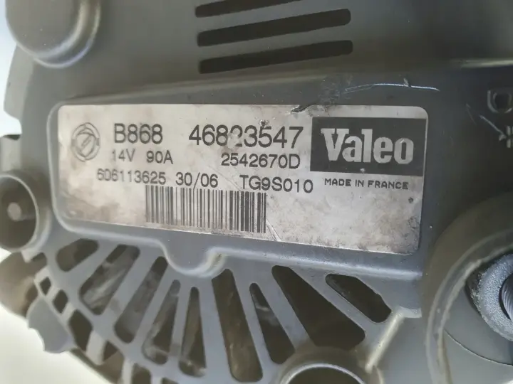Fiat Punto II 1.3 M-JET ALTERNATOR valeo 46823547