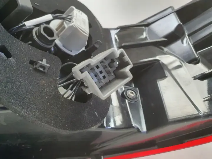 Volvo XC40 TYLNA LAMPA LEWA lewy tył kierowcy Europa 31446790