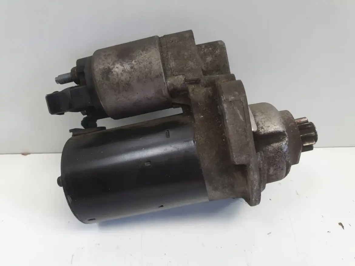 Audi A3 8L 1.8 T ROZRUSZNIK 0001121026 bosch
